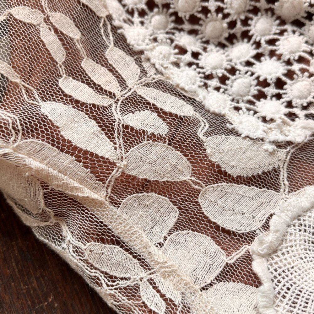 Pristine Vintage Embroidered and Lace White Mini Dress Small - Picture 3 of 13